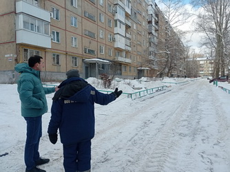 Марс Хаметов держит на контроле уборку снега во дворах многоквартирных домов своего избирательного округа